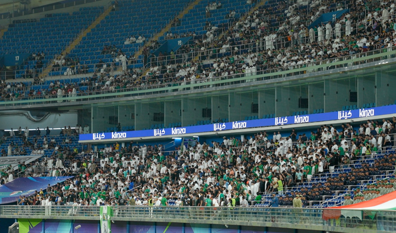 انطلاق المباراة النهائية لكأس سمو ولي العهد بين الكويت والعربي