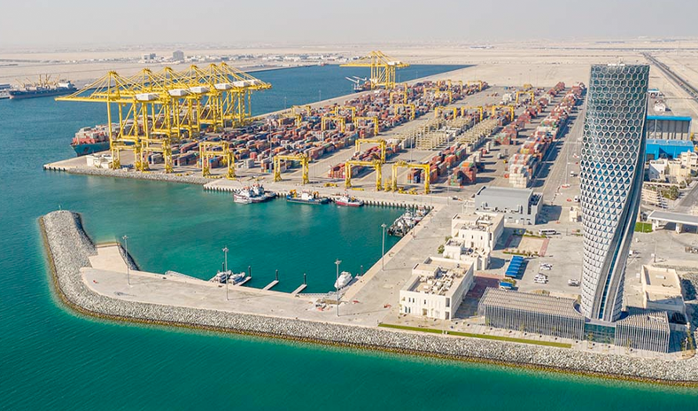 قطر تعلن استئناف أنشطة الملاحة البحرية بشكل كامل اعتباراً من غدٍ السبت
