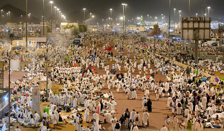 السعودية تعلن نجاح نفرة الحجاج من عرفات إلى مزدلفة