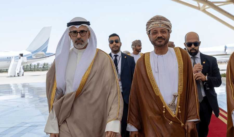 وزير الخارجية يبحث هاتفياً مع نظيره العُماني تطورات الأحداث في المنطقة
