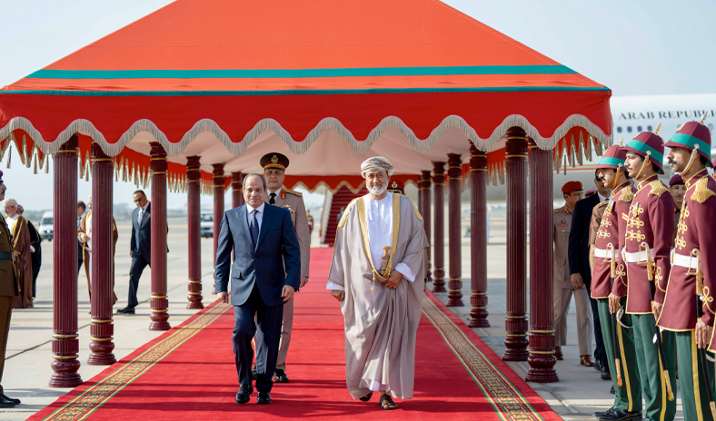سلطان عُمان والرئيس المصري يبحثان في مسقط سبل التوصل لاتفاق نهائي للأزمة الأمريكية &ndash; الإيرانية