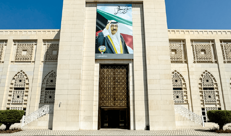 الكويت تدين الاعتداء الإيراني الآثم على ناقلة إماراتية أثناء مرورها في مضيق هرمز