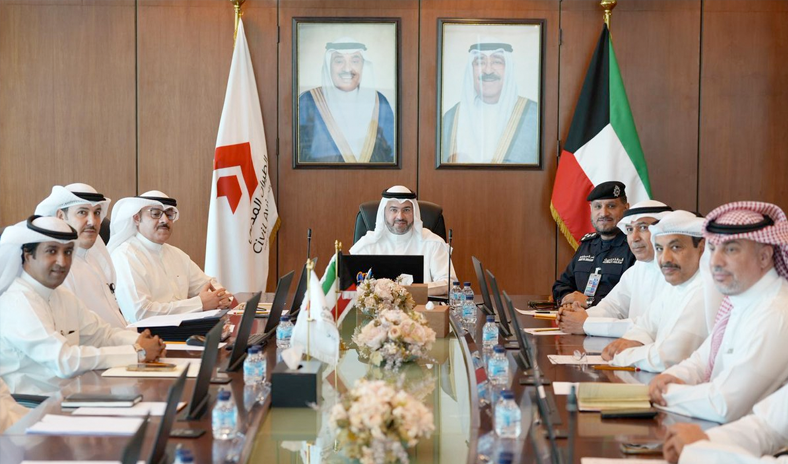 رئيس الطيران المدني يعقد اجتماعاً تنسيقياً في مطار الكويت الدولي لبحث استعدادات خطة الحج