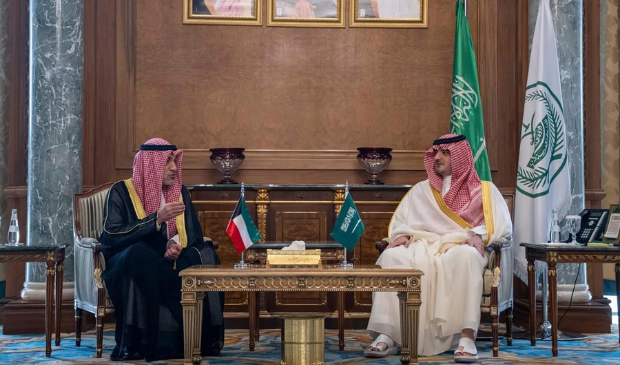 اليوسف يبحث مع وزير الداخلية السعودي التعاون المشترك.. عقب أدائه مناسك الحج اليوسف يبحث مع وزير الداخلية السعودي التعاون المشترك.. عقب أدائه مناسك الحج
