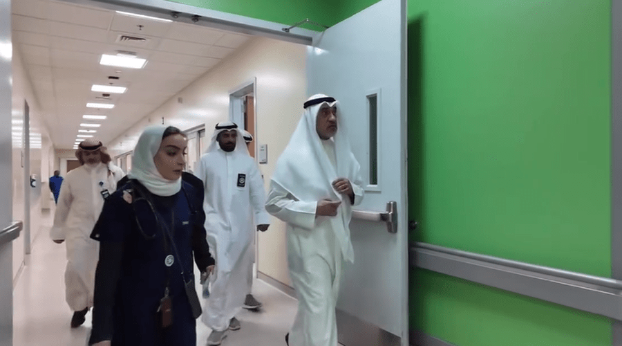 وزير الداخلية يزور مصابي الاعتداء الإيراني الآثم: متابعة أوضاعهم أولاً بأول