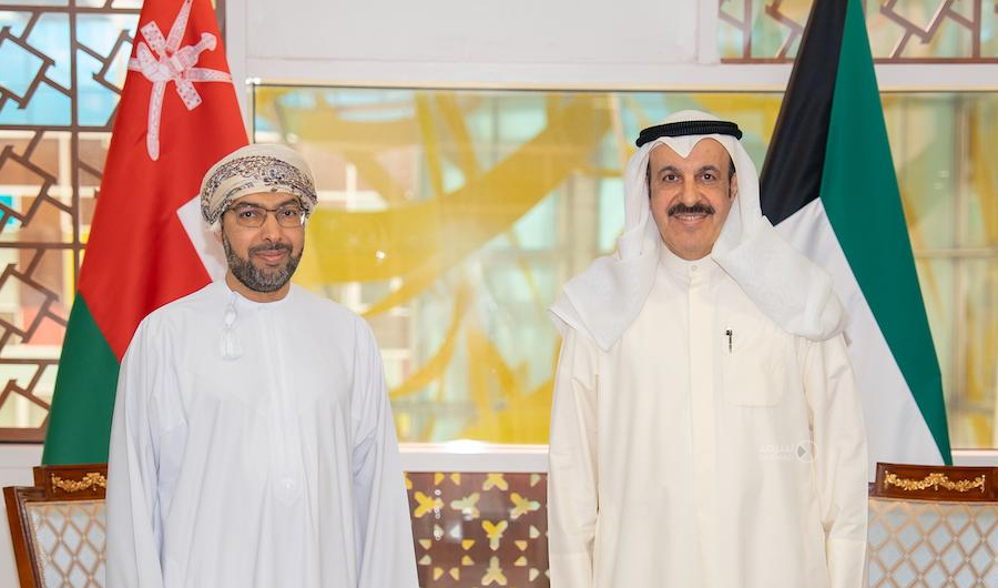 وزير المالية يبحث مع سفير سلطنة عمان سُبل تعزيز العلاقات التي تجمع البلدين