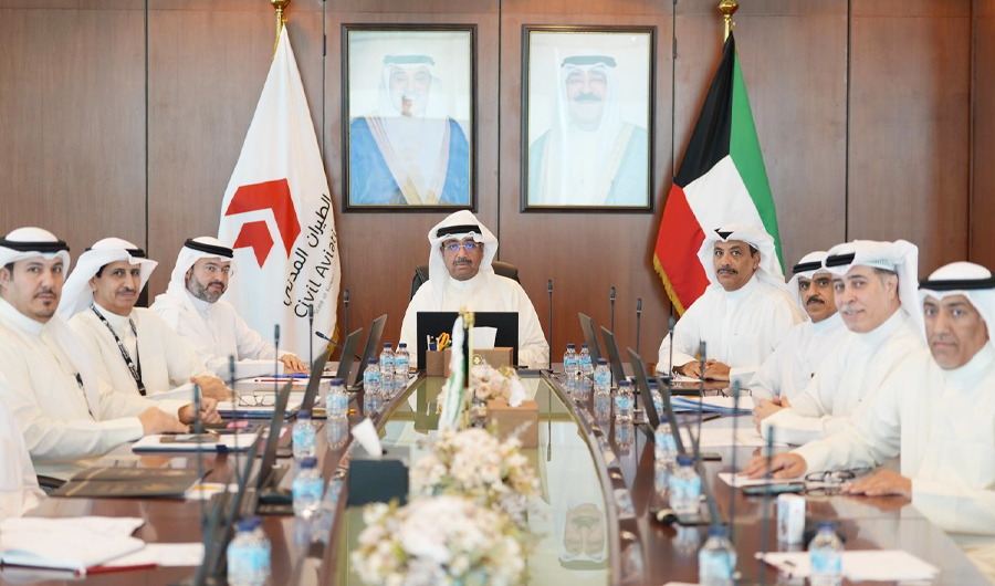 وزير الدفاع: تطوير منظومة الطيران المدني وتعزيز جاهزيتها