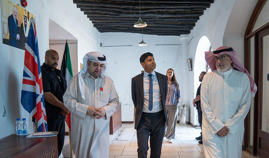 سفير المملكة المتحدة قدسي رشيد يزور «بيت ديكسون» سفير المملكة المتحدة قدسي رشيد يزور «بيت ديكسون»