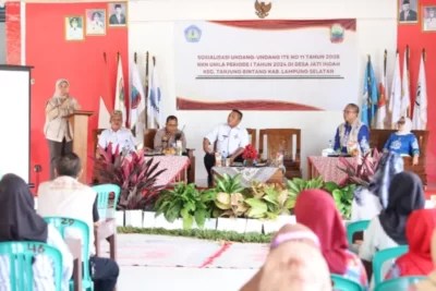 Mahasiswa KKN Sosialisasi UU ITE di Desa Jati Indah