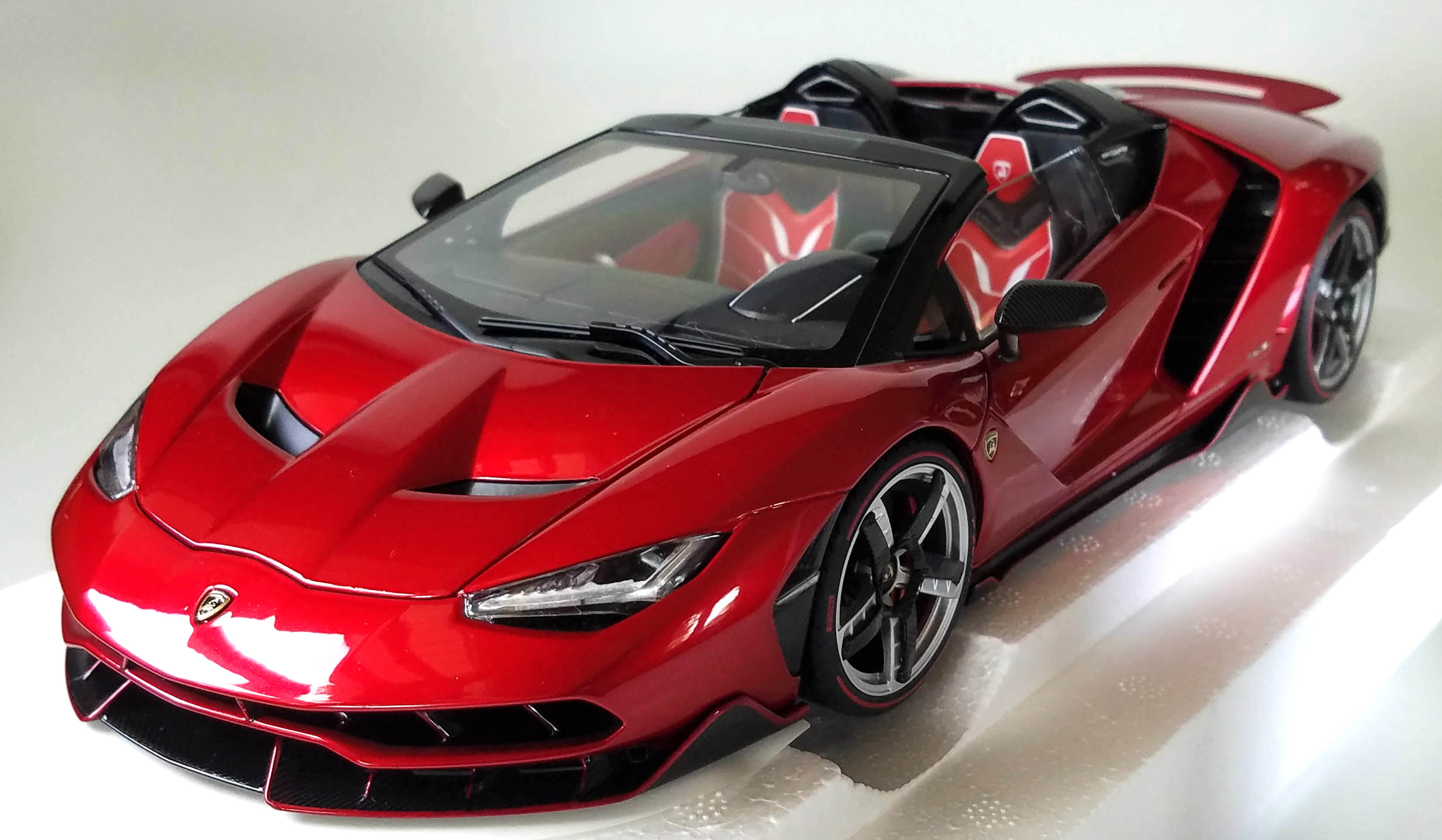 Die-cast: Autoart's 2016-'17 Lamborghini CEntenario Roadster