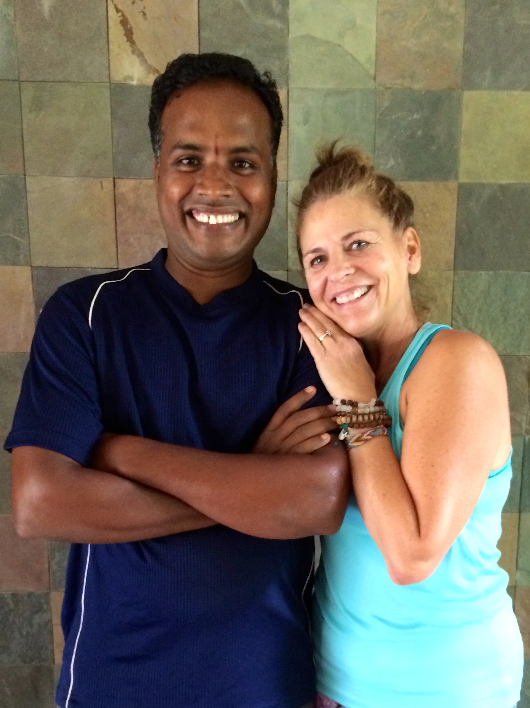 JoJo Brooks w Master Makesh in Mamallapuram - photo - Karen Anderson