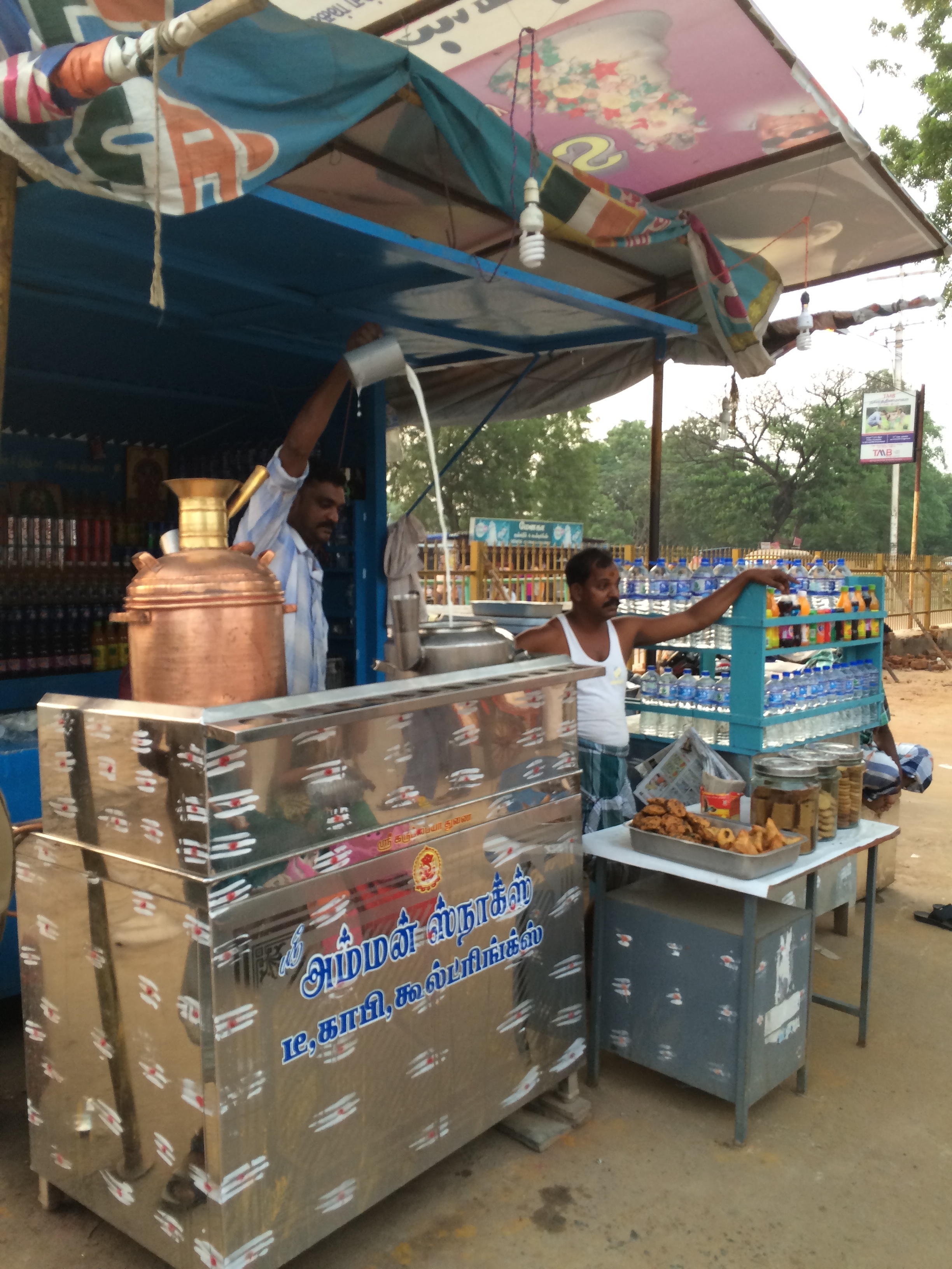 chai walla at Tanjore - photo - Karen Anderson