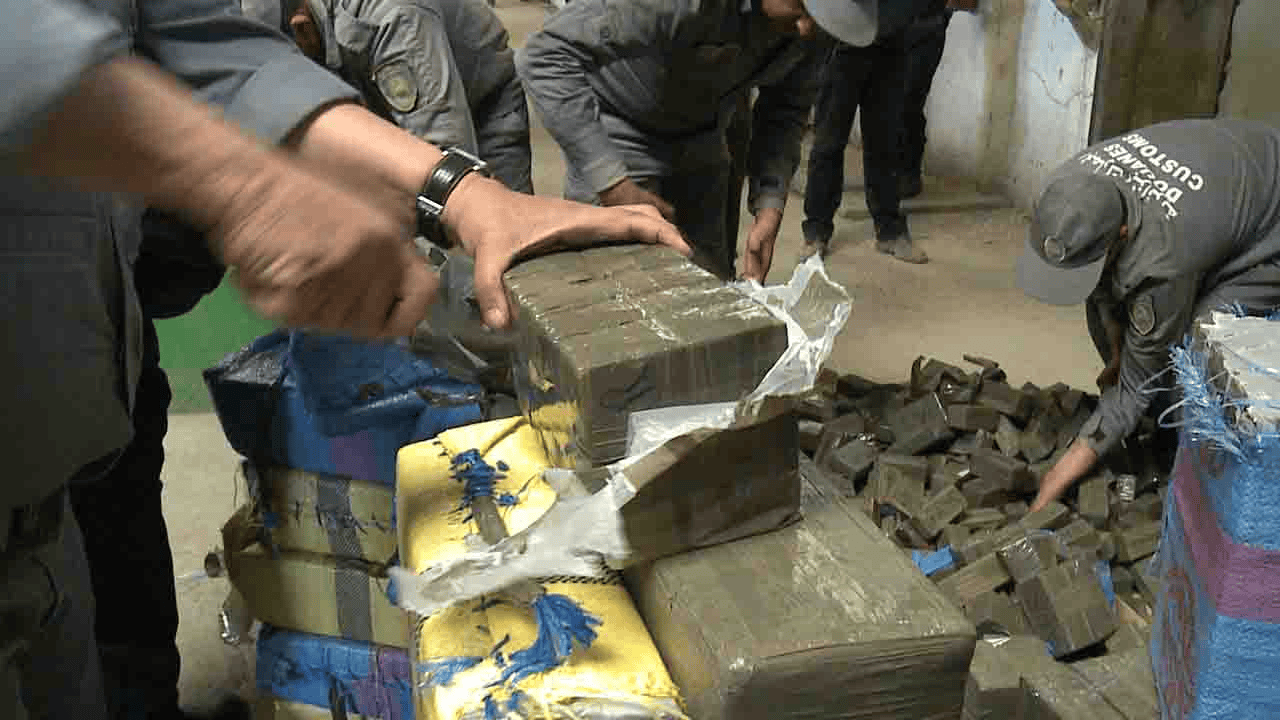 جمارك الشلف : حجز نصف قنطار و4 كلغ من الكيف المعالج