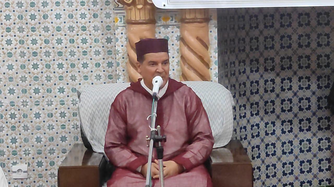 مدير الشؤون الدينية بالشلف يُوجّه تعليمات حازمة للأئمة والمرشدات لحماية المرجعية الوطنية
