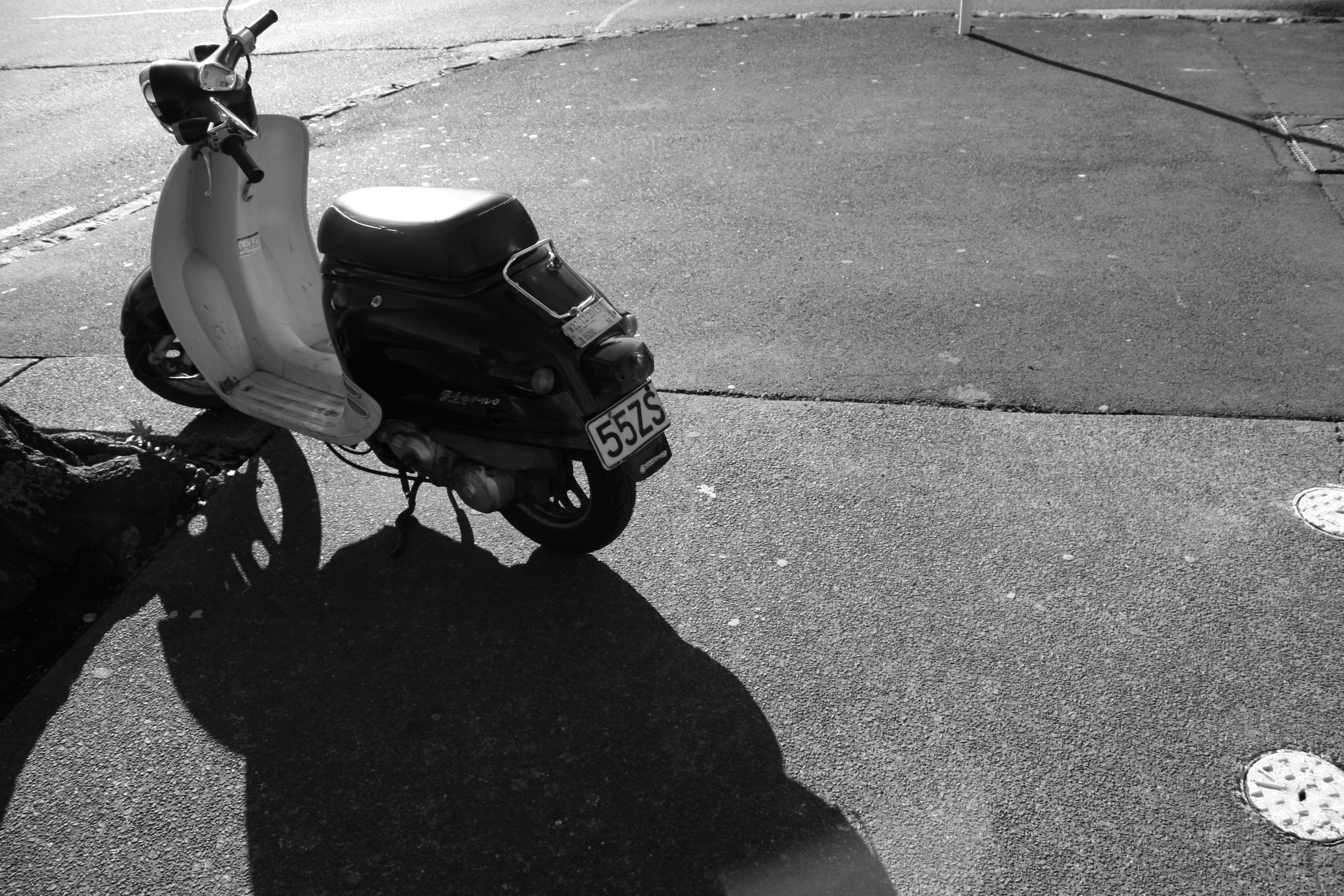 Another B&W shot, this time of a scooter parked down Ponsonby Rd, Auckland.
