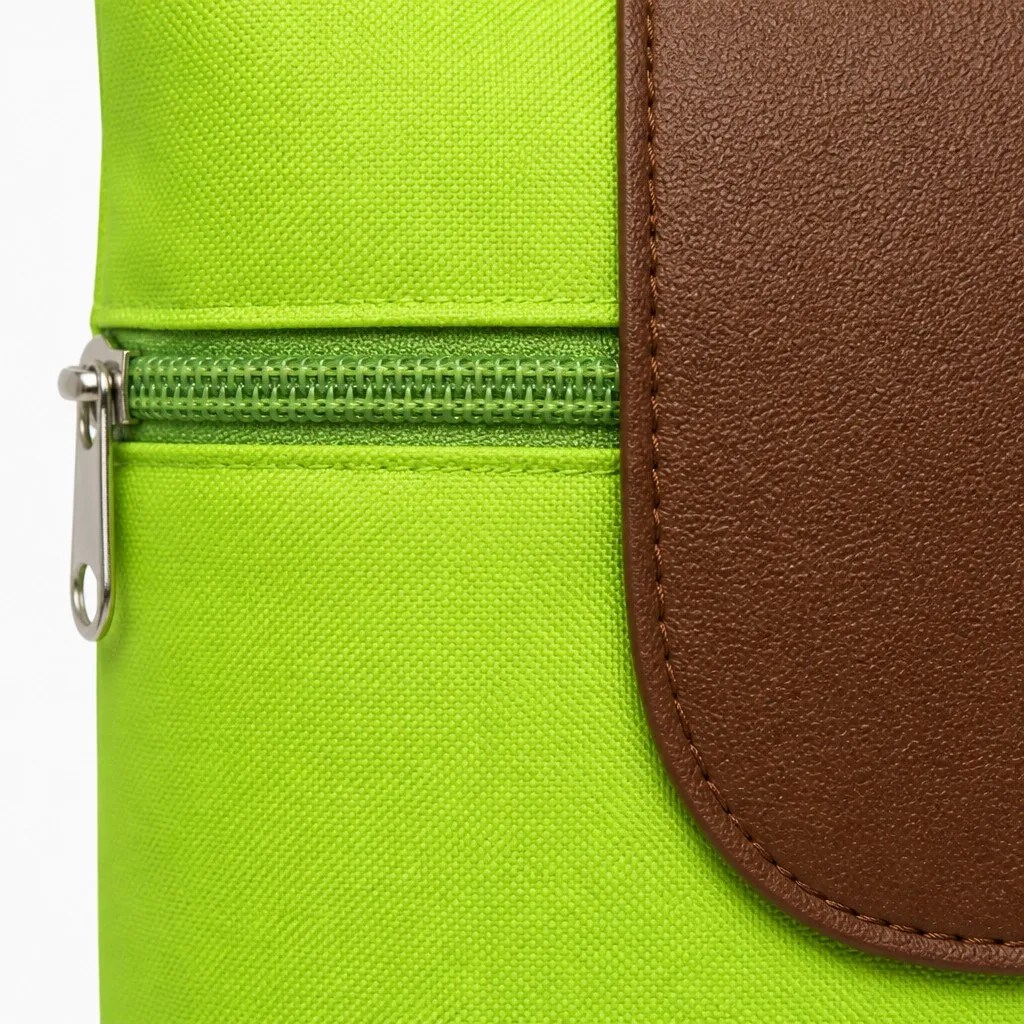 Oxford Backpack zipper detail with silver pull