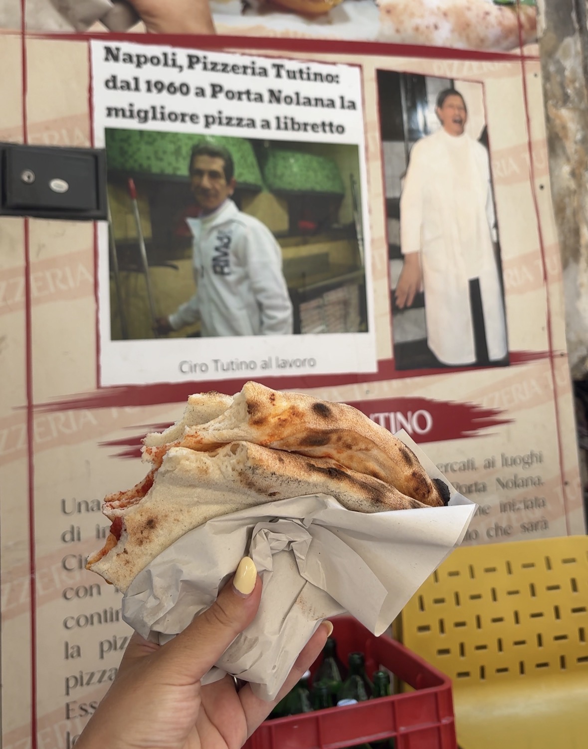 Mangiare in piedi, insieme — Napoli, i pojangmacha e il cibo di strada come lingua comune