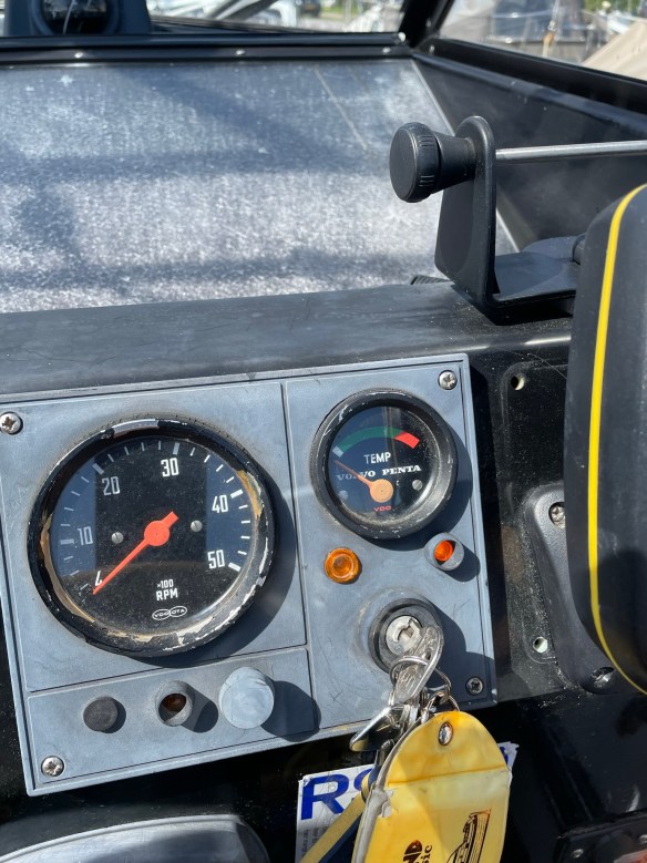 Volvo Penta MD21B Dashboard