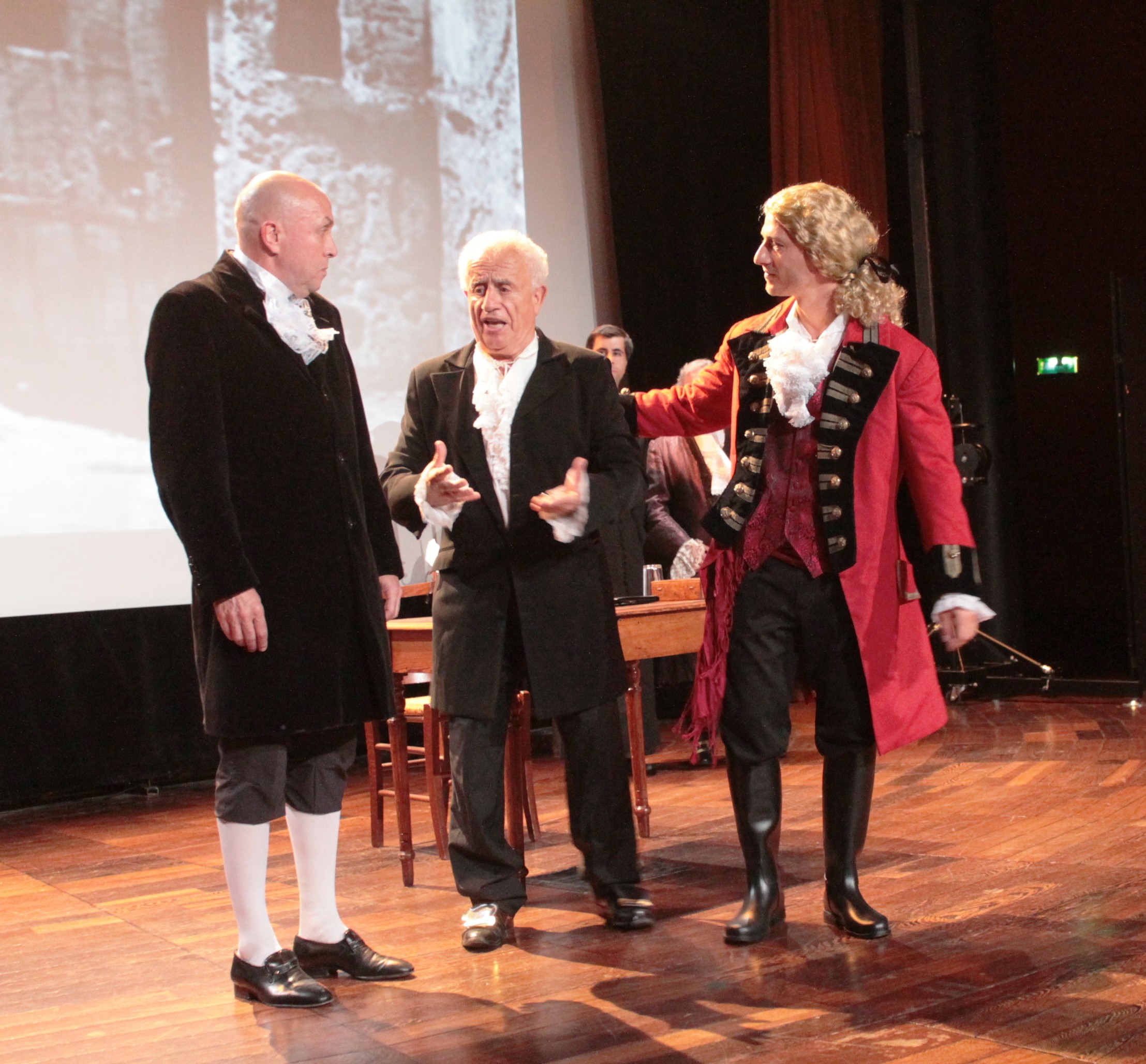 Le greffier, le curé et Don Esteban