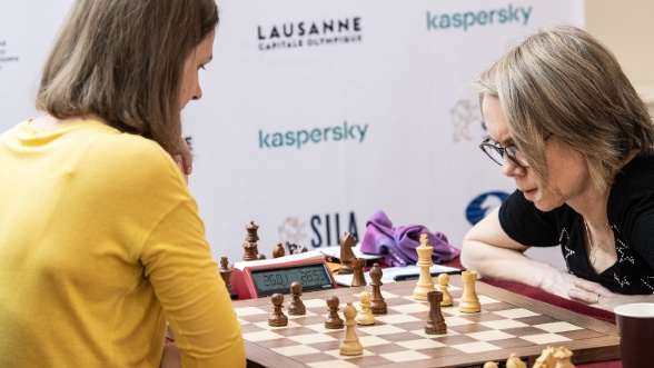 Georgien lyckades pina sverige i 40 minuter innan det blågula landslaget spräckte nollan. Minifinal direkt fÃ¶r Pia Cramlings lag - Sveriges