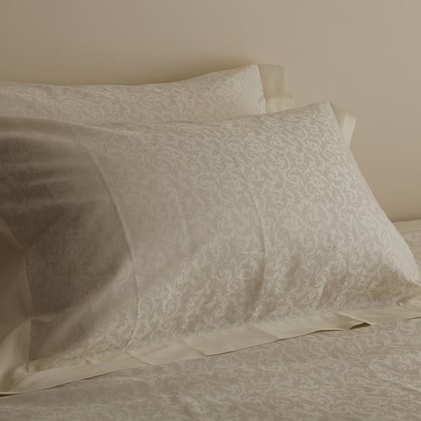 Der bezug ist aus weichem evolon® . Milbenschutzbezug im Test: FÃ¼r Matratze, Bett, Decke & Kissen