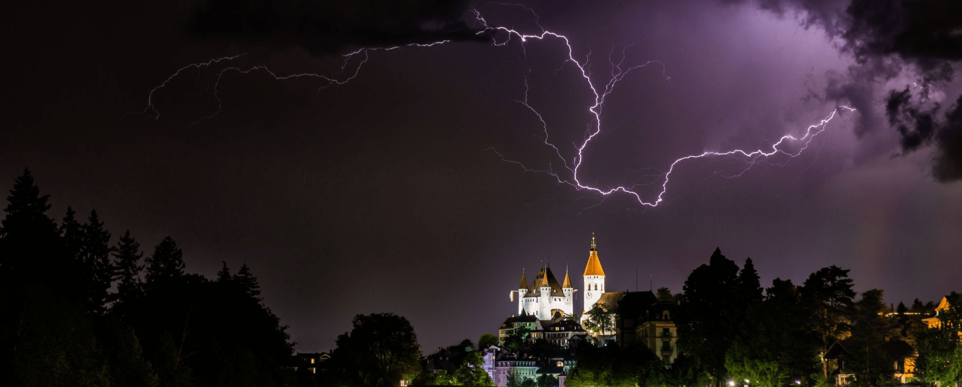 Nachts im Museum – Schloss Thun im Laternenschein