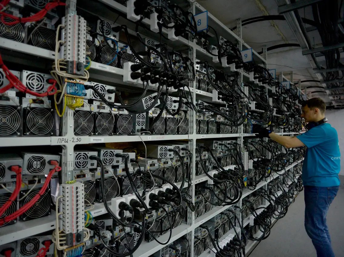 Regular spikes in the bitcoin price chart make this digital cryptocurrency a potentially lucrative invest. Can You Get Free Bitcoins Without Mining Scholarlyoa Com