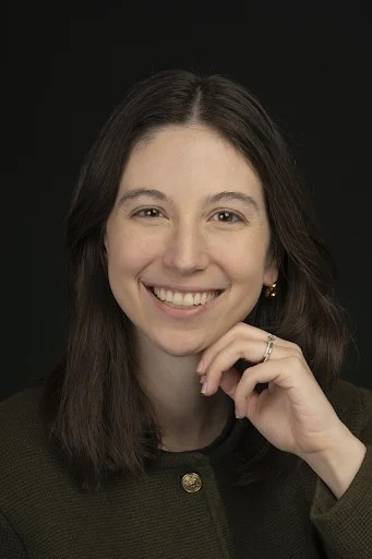 allie rust flowers headshot