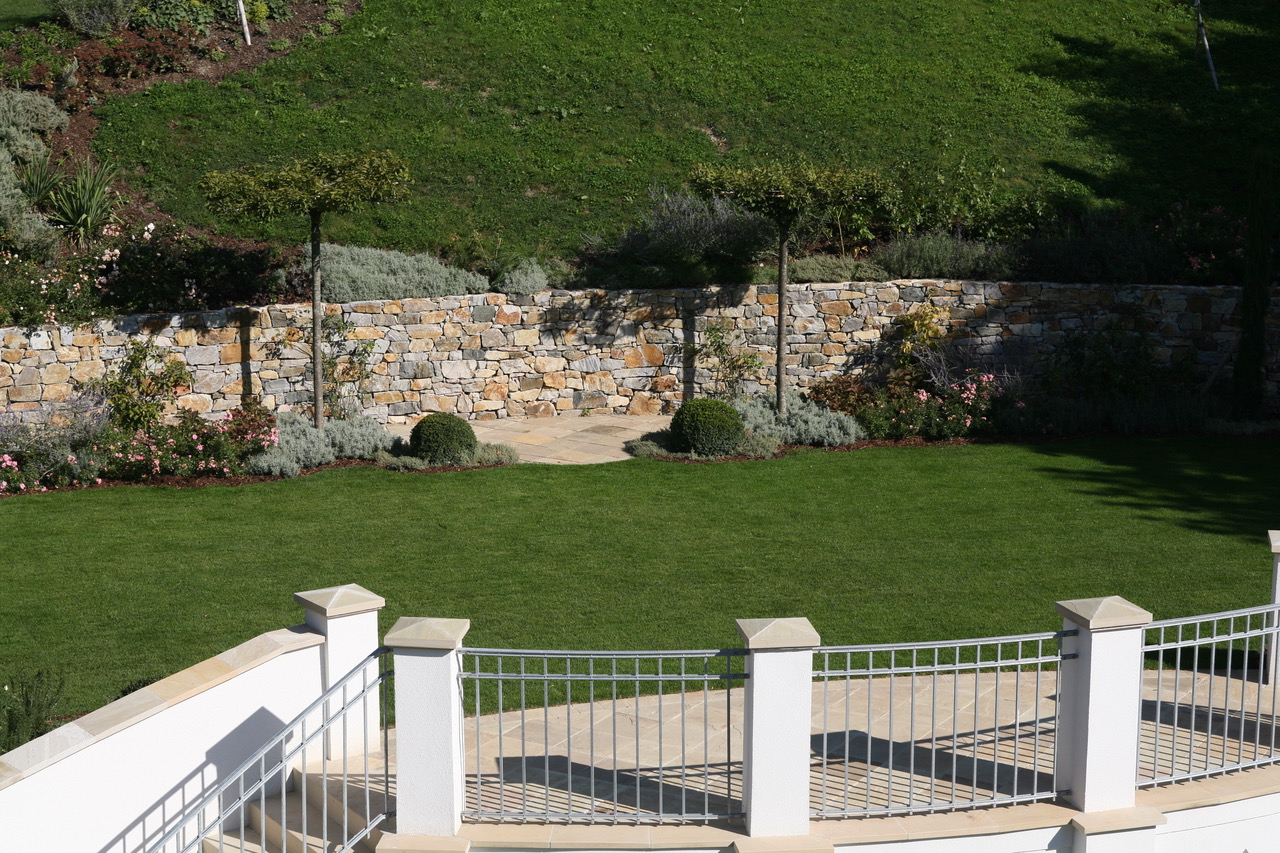 Antiker Sandsteintrog Steintrog Fur Den Garten 2 Teile Pflanztrog Sandstein Ebay