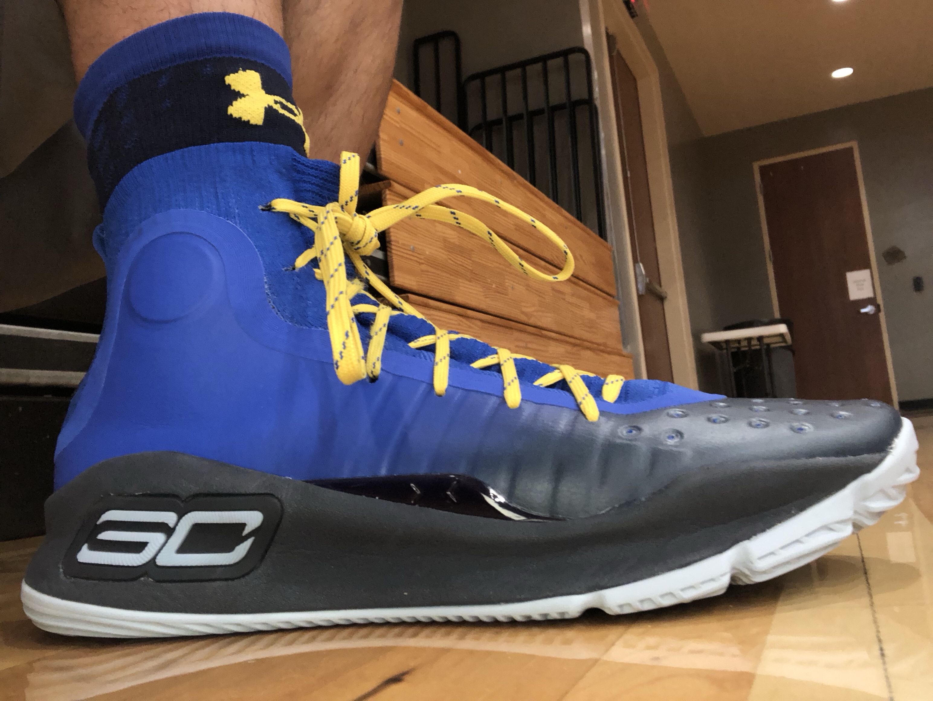 curry 4 blue and yellow