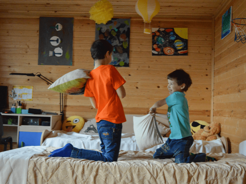 Does Sharing a Room With a Sibling Build Patience?