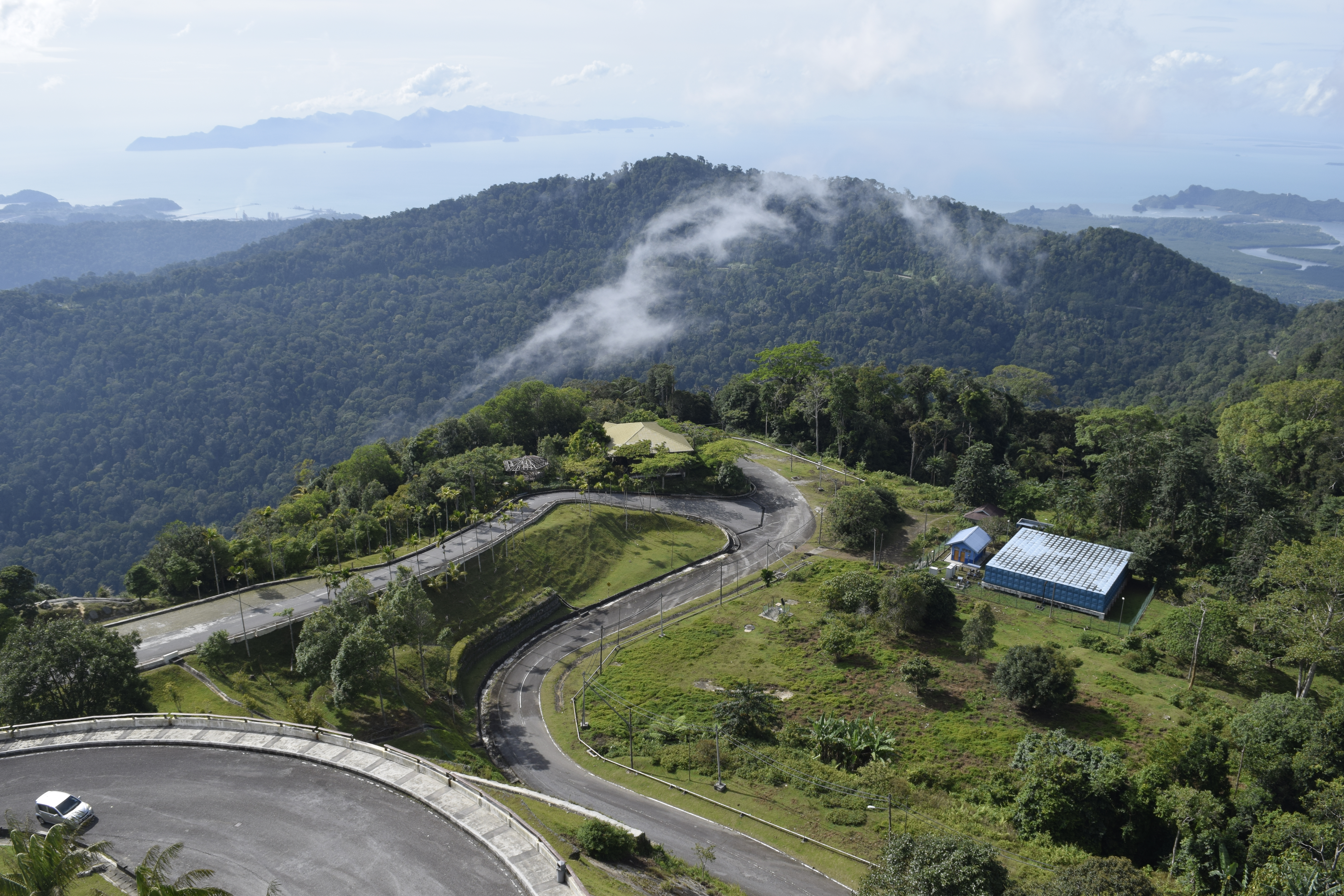 The road up Gunung Raya