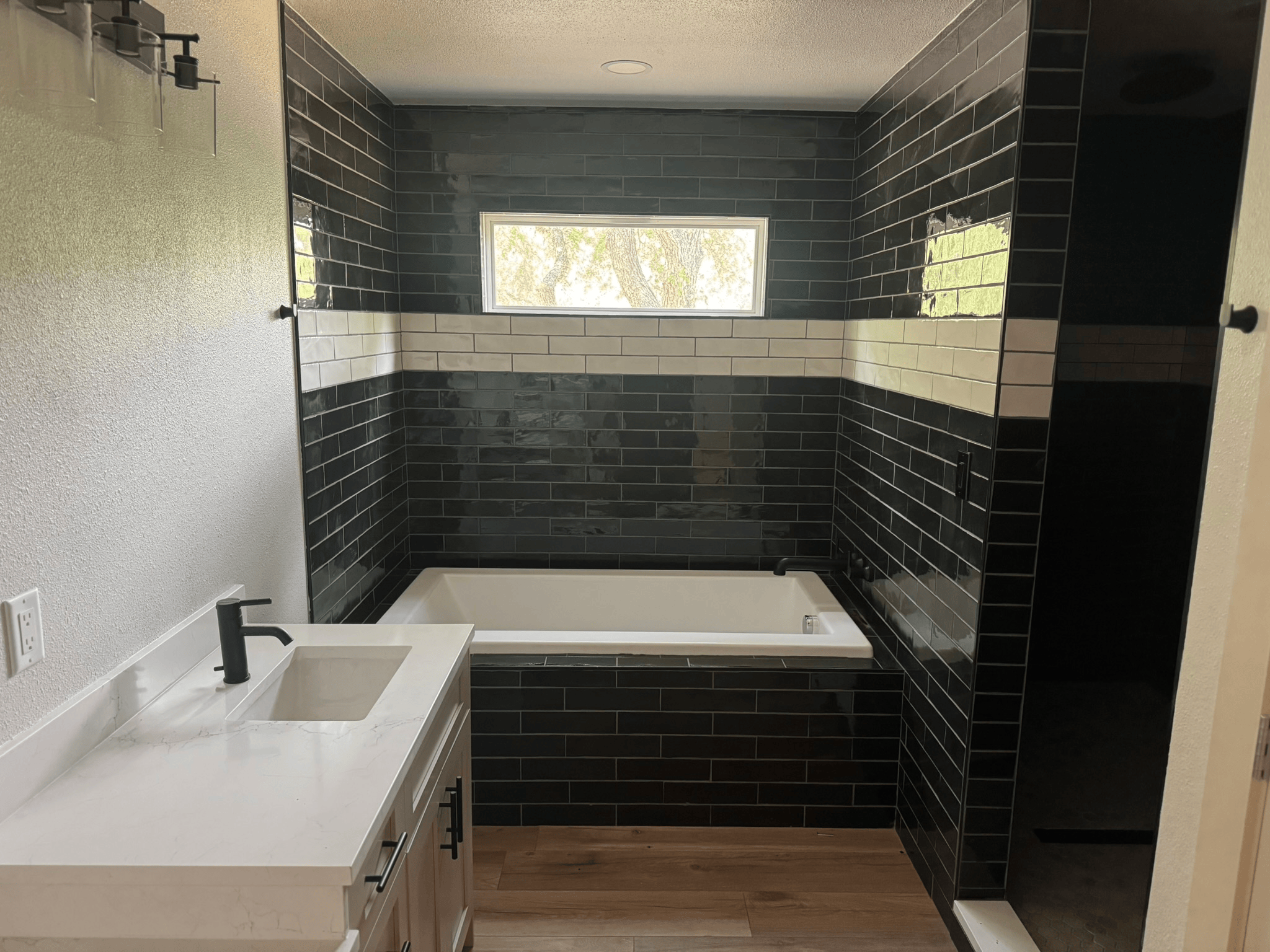 New Braunfels Preiss Height Bathroom – photo 3 by Scout Building Services