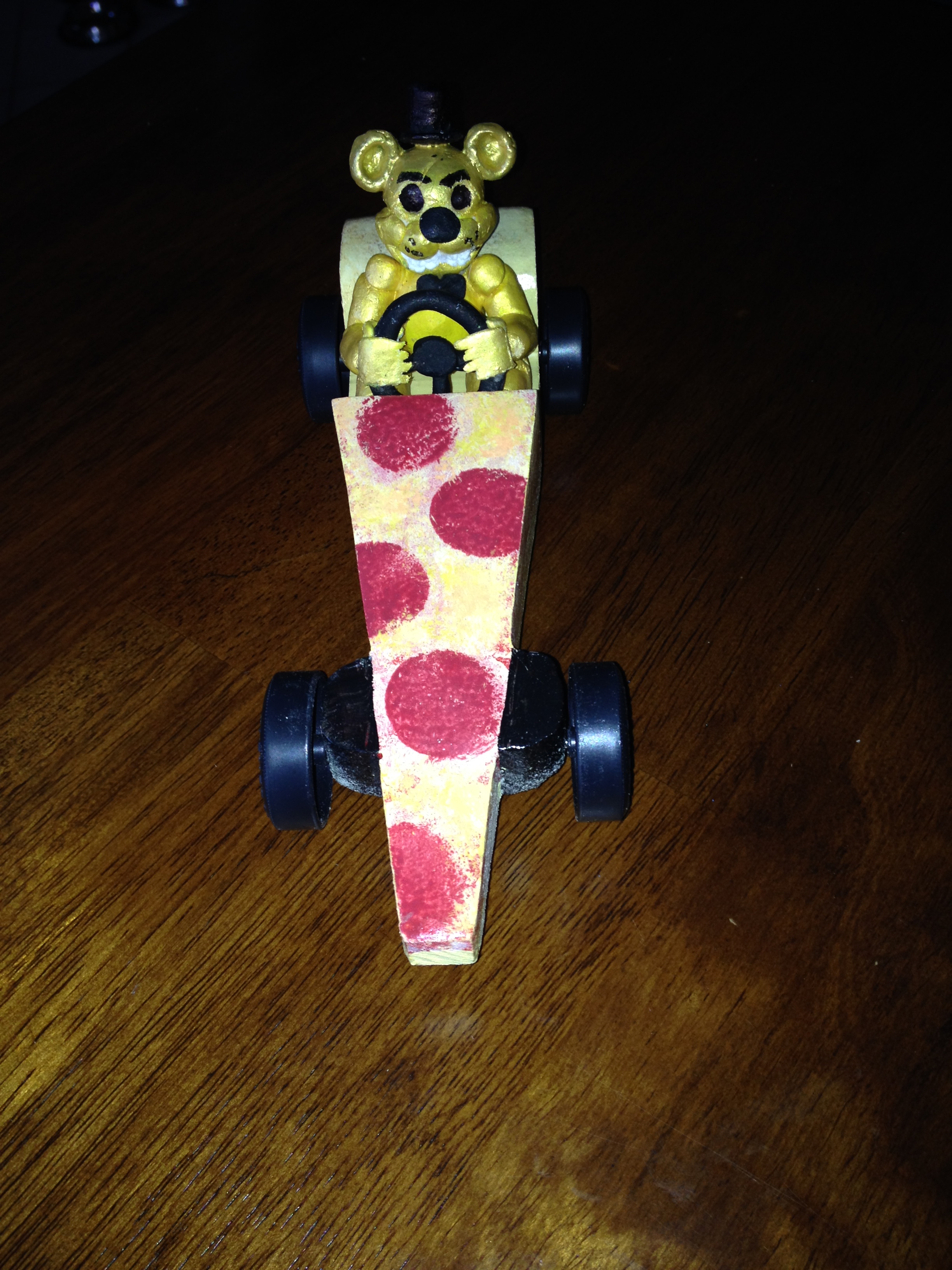 F.N.A.F. Golden Freddy's Pizza Ride
