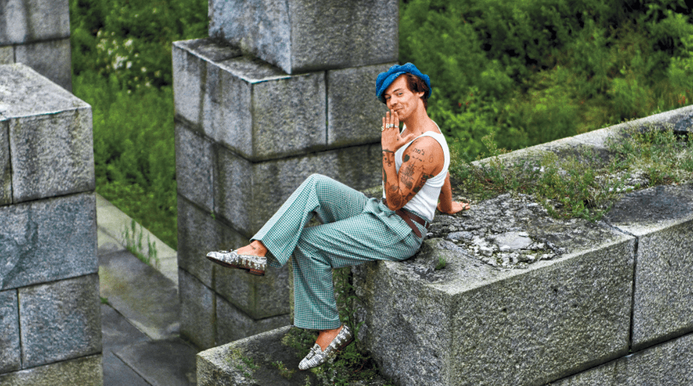 Harry released his debut solo single sign of the times on april 7, 2017.his eponymous debut album harry styles was released … Scribble Harry Styles Many Tattoos Pale In Comparison To His Little Harry The Scribe