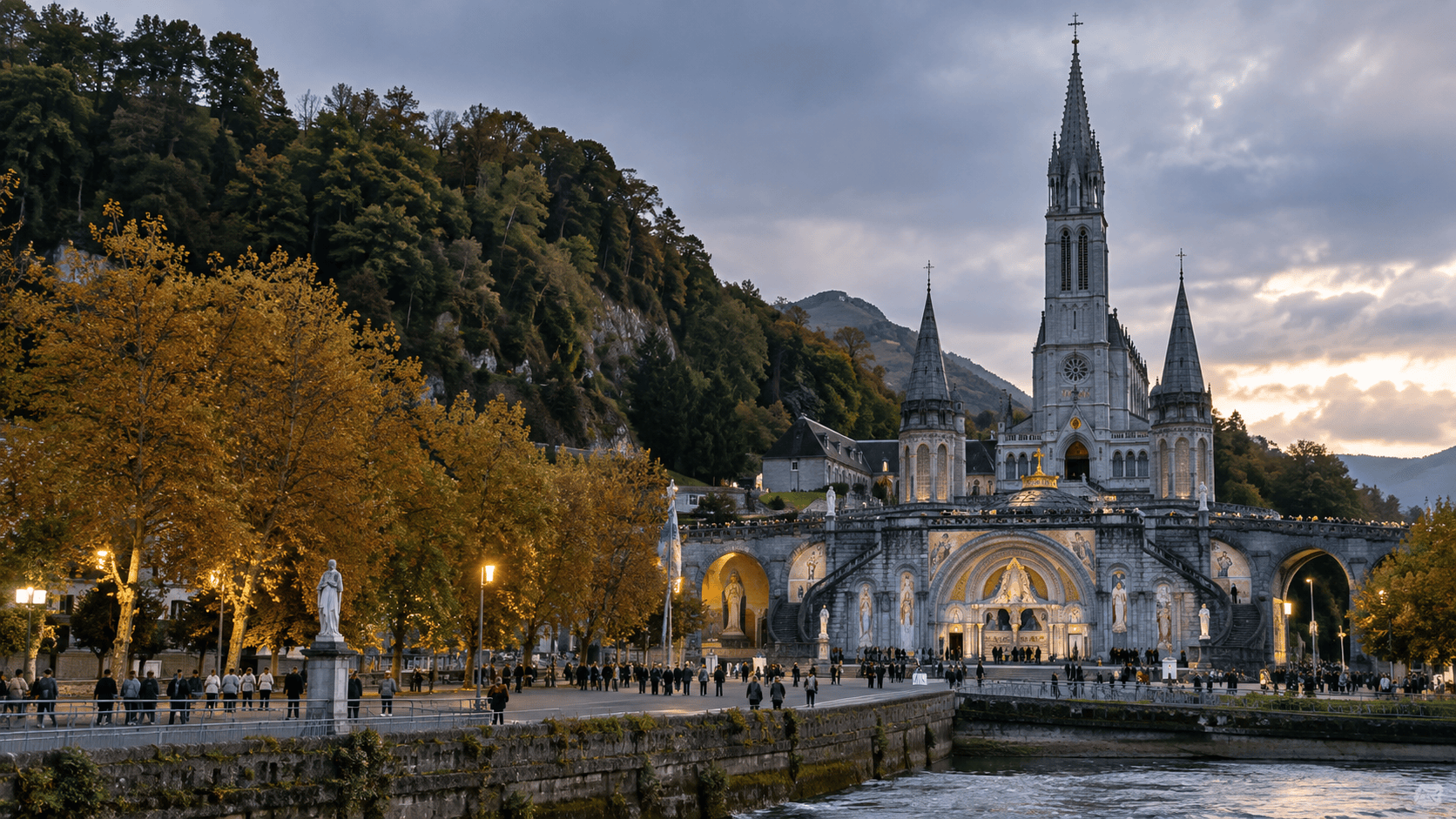Vista editorial do santuário de Nossa Senhora de Lourdes com arquitetura e esplanada.