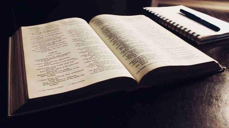 Who Said Scripture Interprets Scripture Bible Study Framework - Amazing Gradient Illustration - 8K