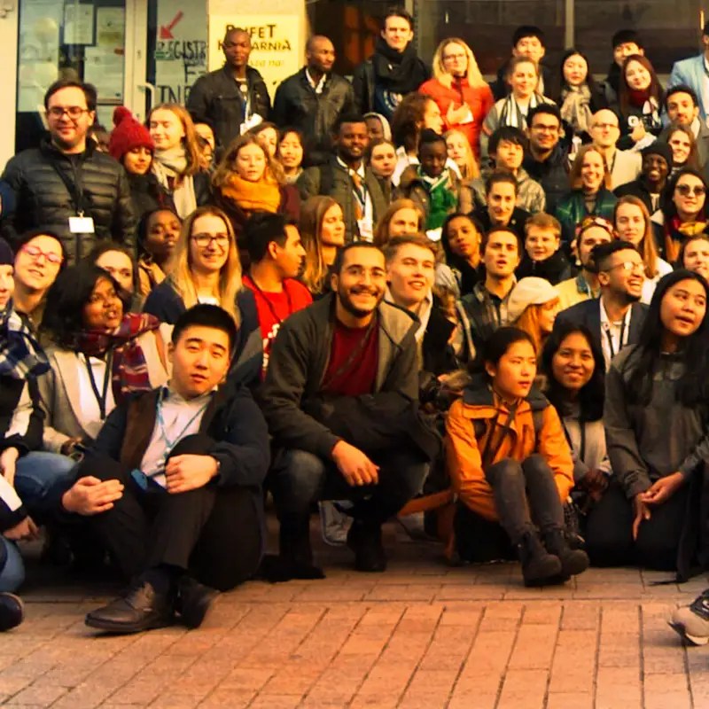644458