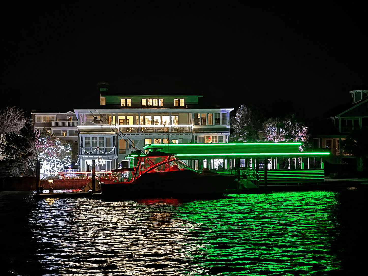 Holiday Boat “Sleigh Rides” 5