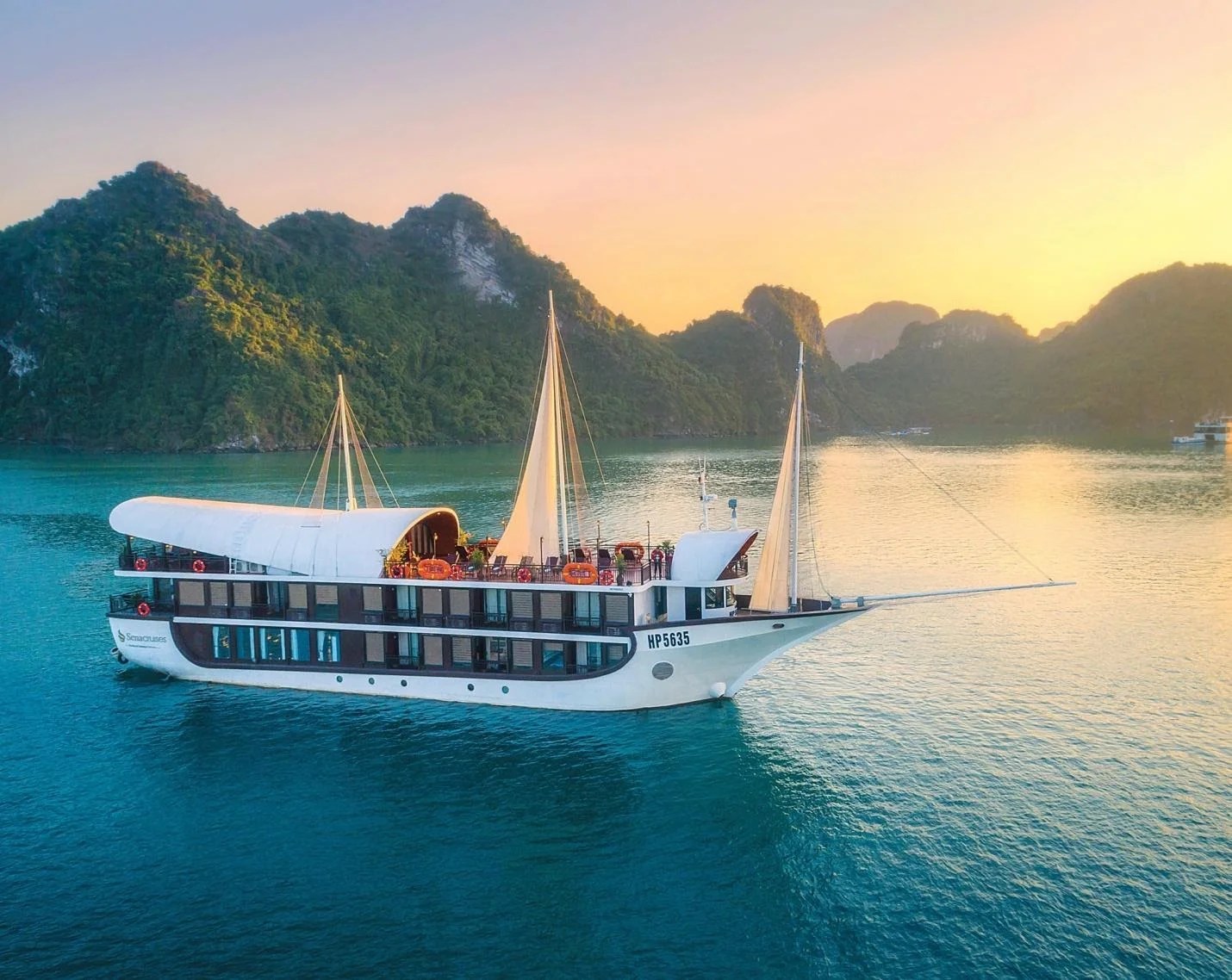 10 Ha Long Bay Caves The Ultimate Explorer S Guide 2026 Image3 39.webp