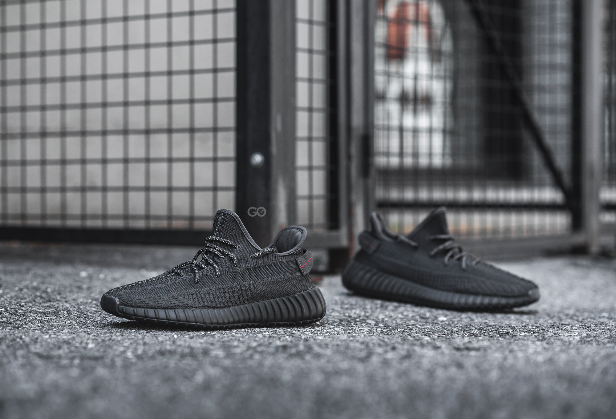yeezy boost 350 v2 black non reflective on feet