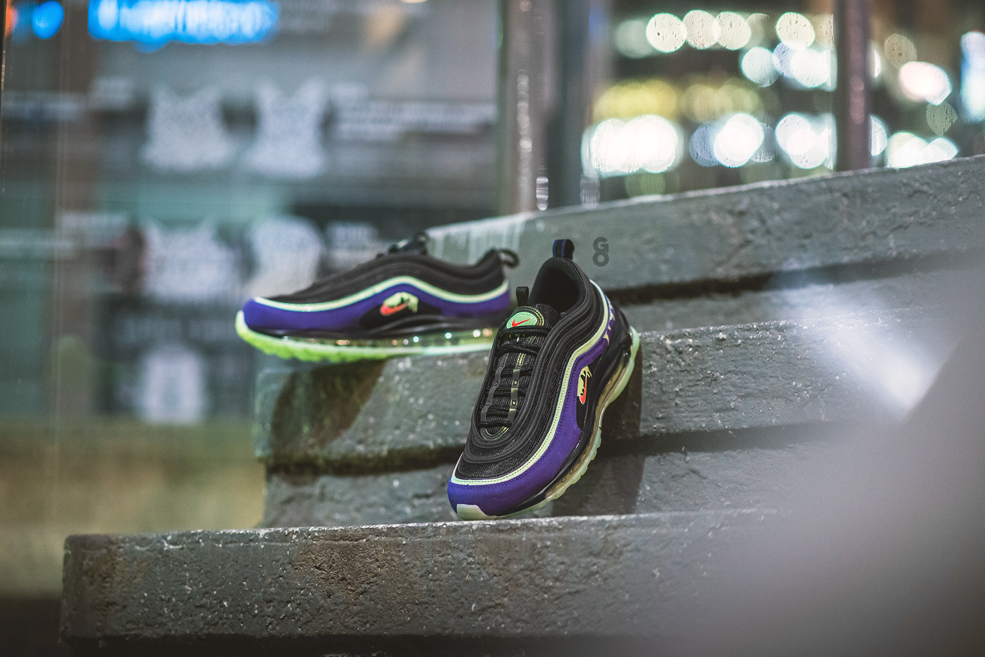 air max 97 halloween slime on feet
