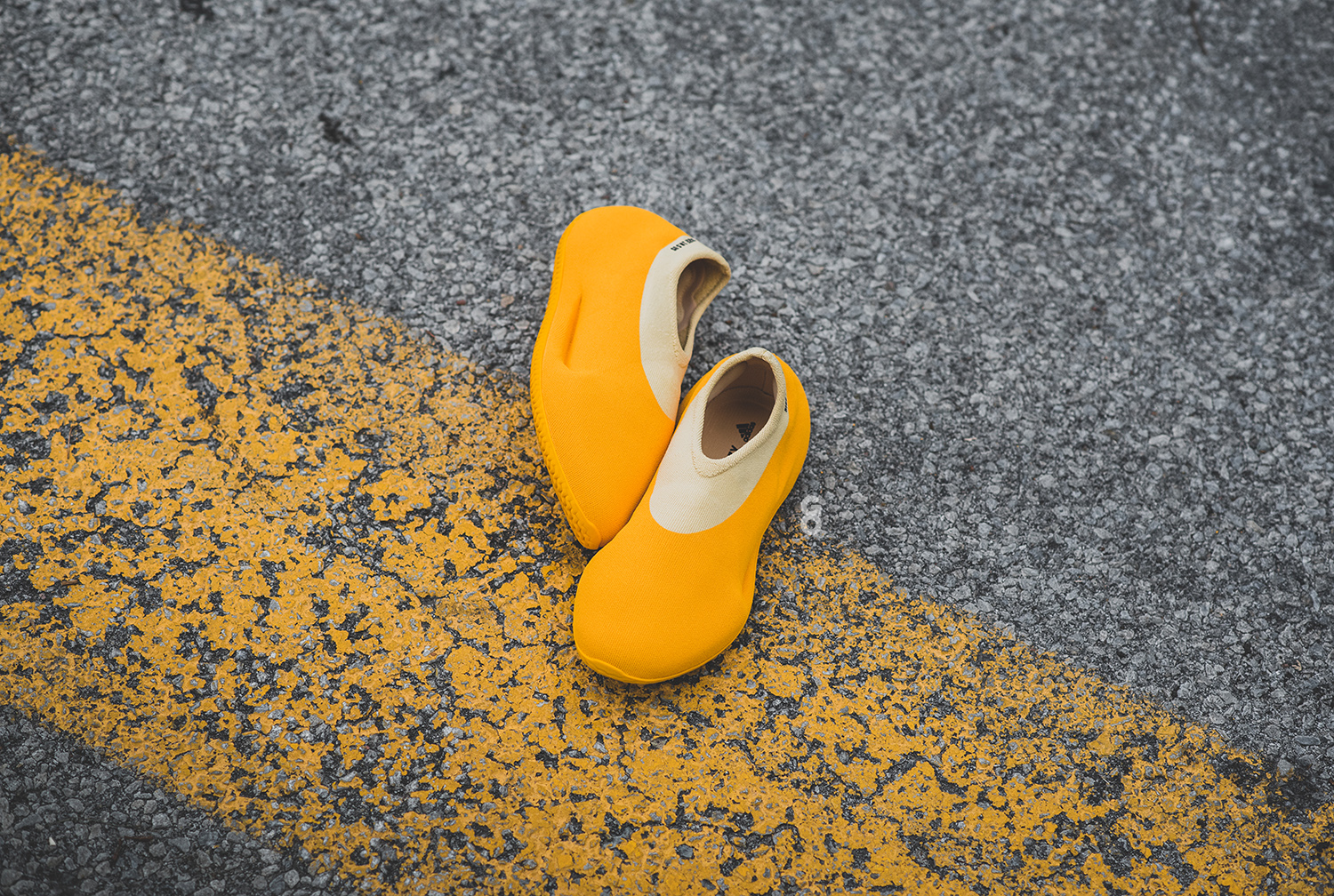 yeezy knit runner orange