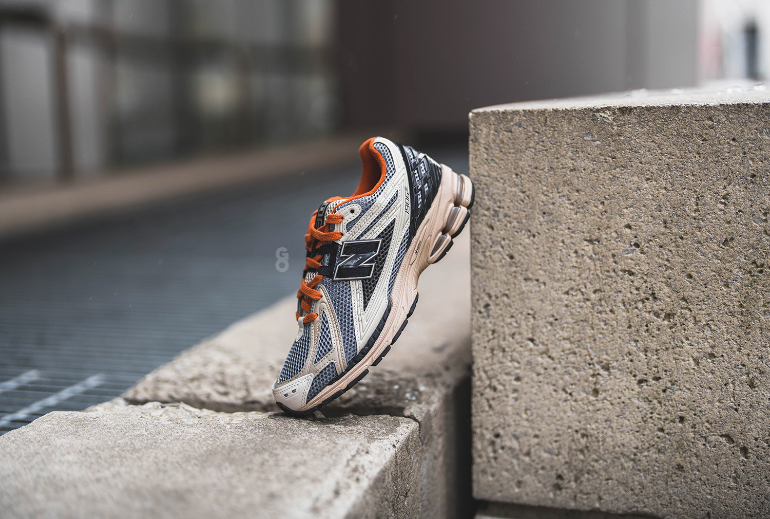 本A-16 9 ④ パール付きフレアスリーブリブニットプルオーバー