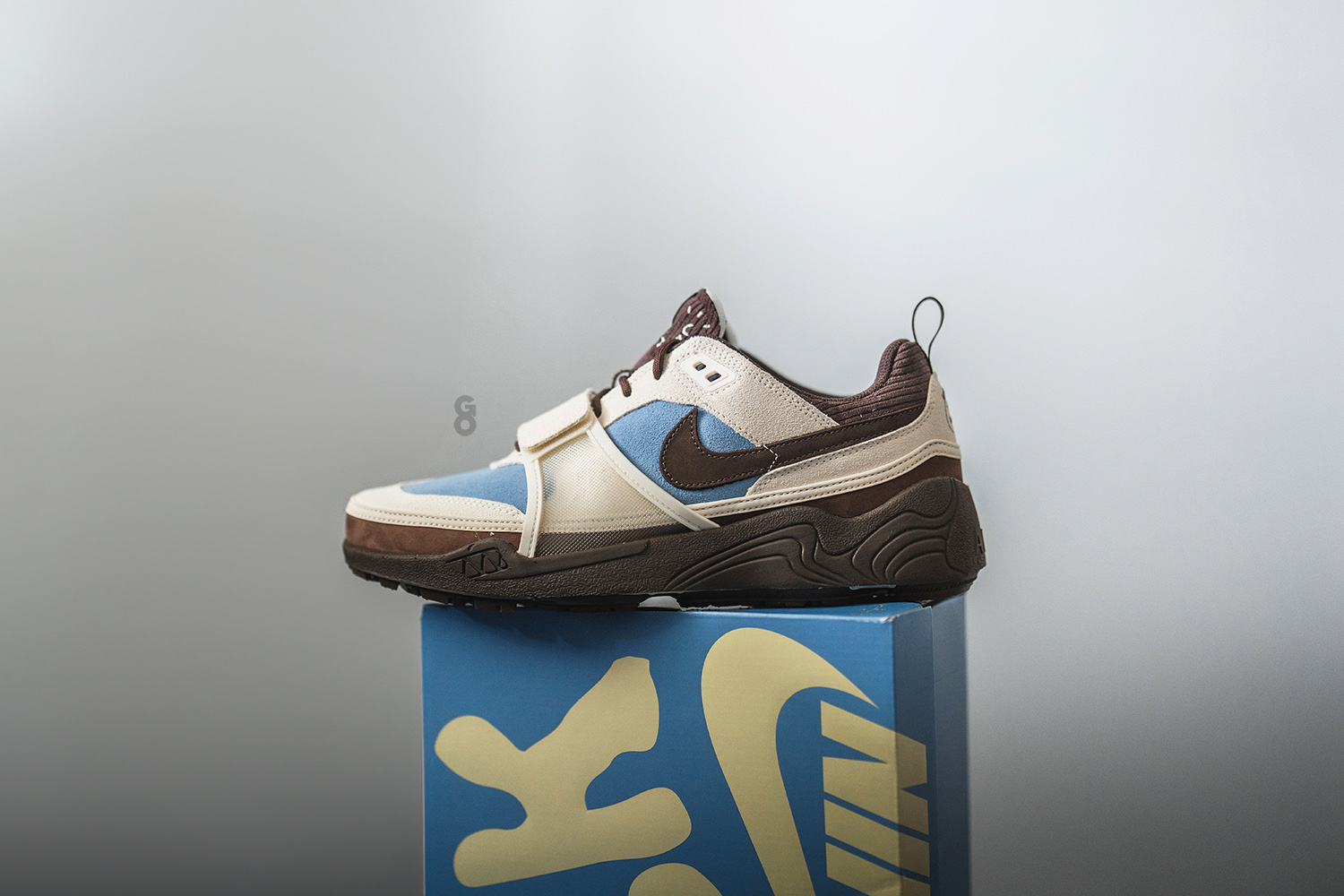 Travis Scott x Nike Zoom Field Jaxx “Pale Ivory / Leche Blue