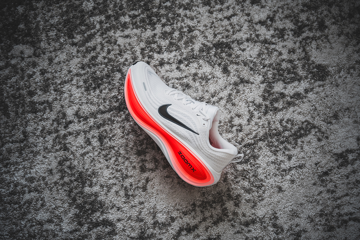 Nike Vomero Plus ホワイト/レッド　24.5 Nike Vomero Plus White / Black - Bright Crimson – JD Sports