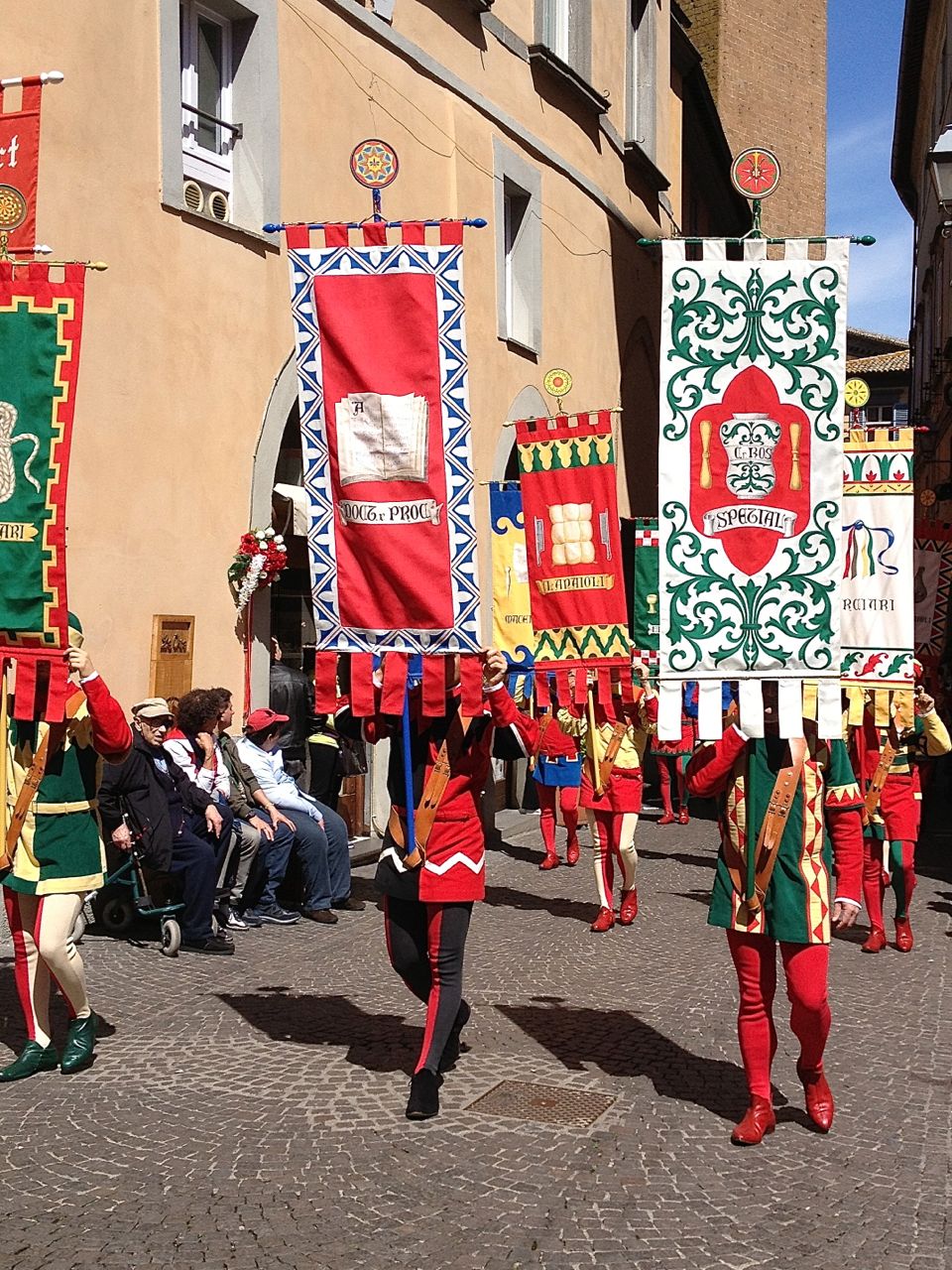 Bookmakers' guild (I believe) in the center
