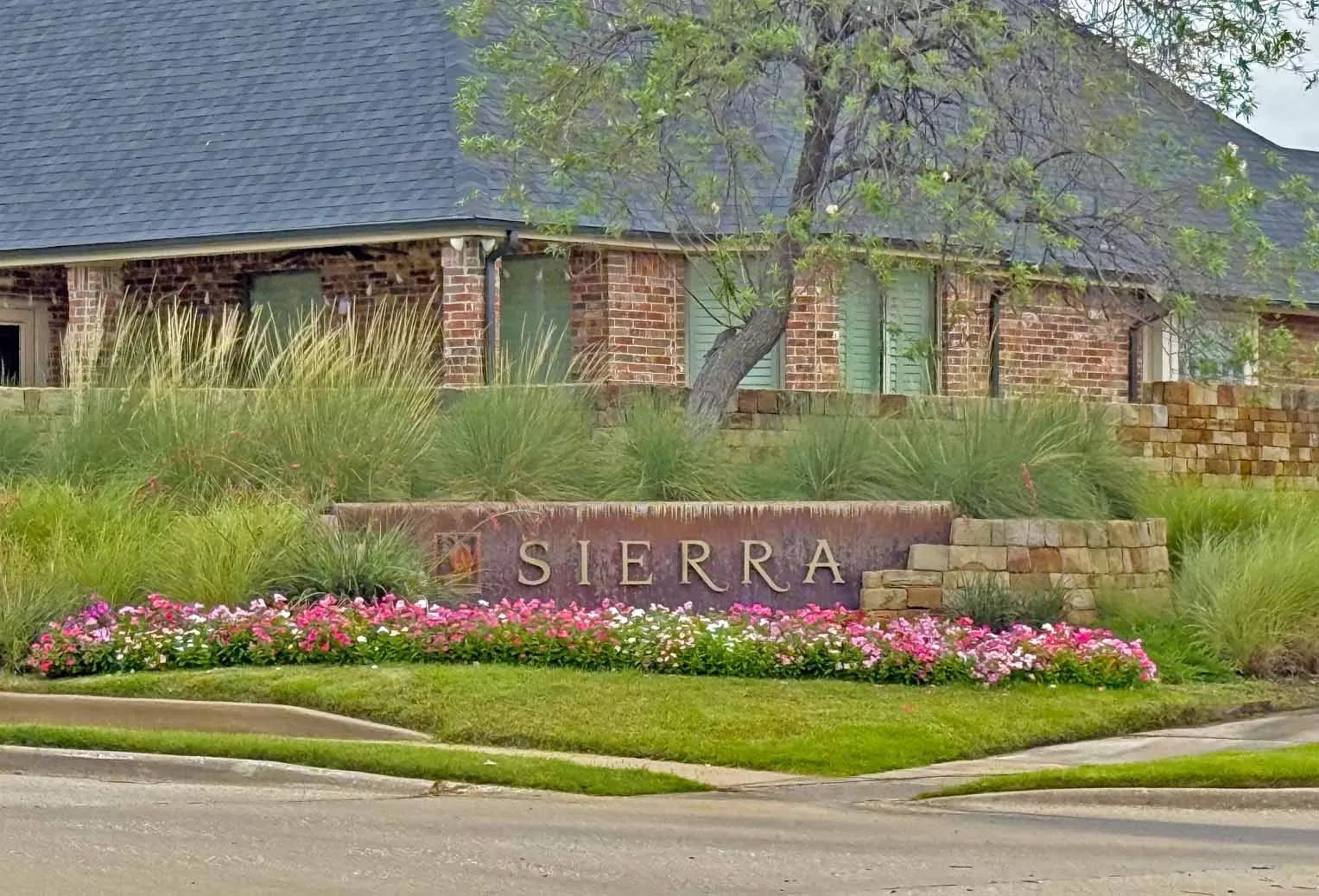 Sierra Lantana TX community Entrance