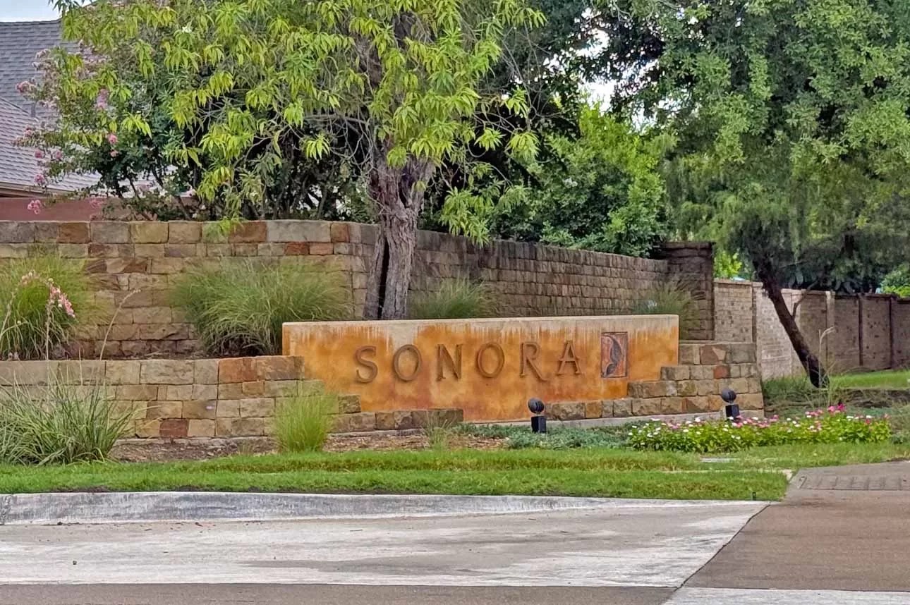Sonora Lantana TX community Entrance