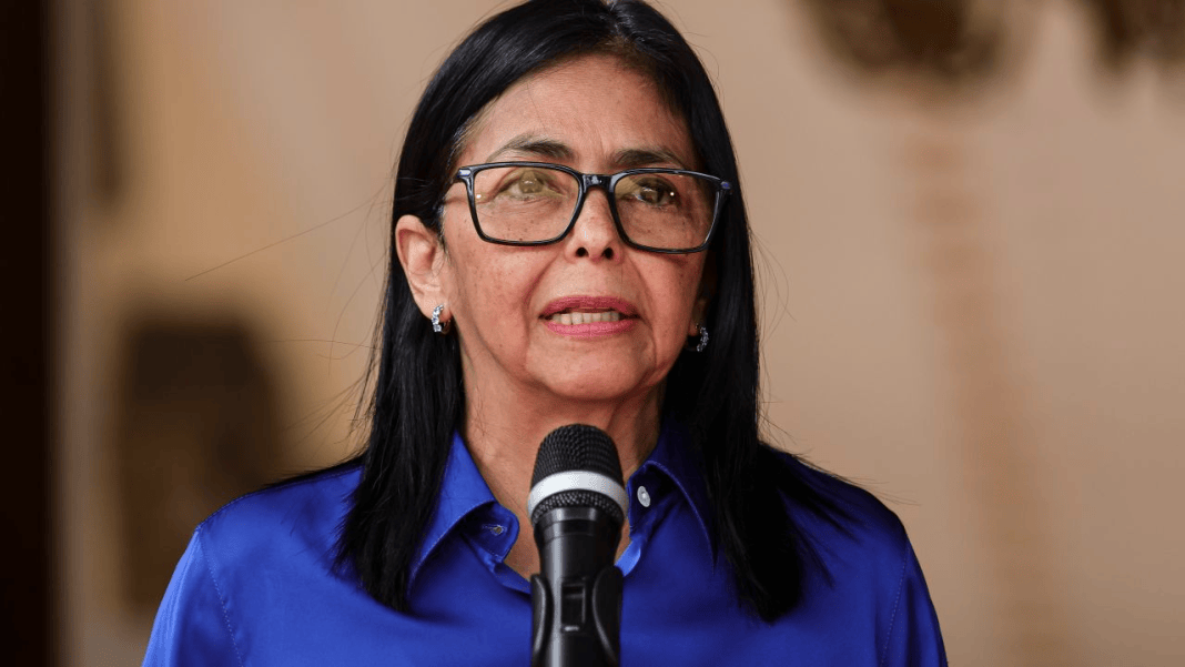 Delegaciones del Gobierno y la oposición se reúnen por primera vez en Caracas Delegaciones del Gobierno y la oposición se reúnen por primera vez en Caracas